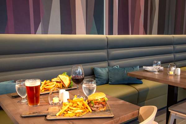 Restaurant - Hilton Garden Inn Redmond