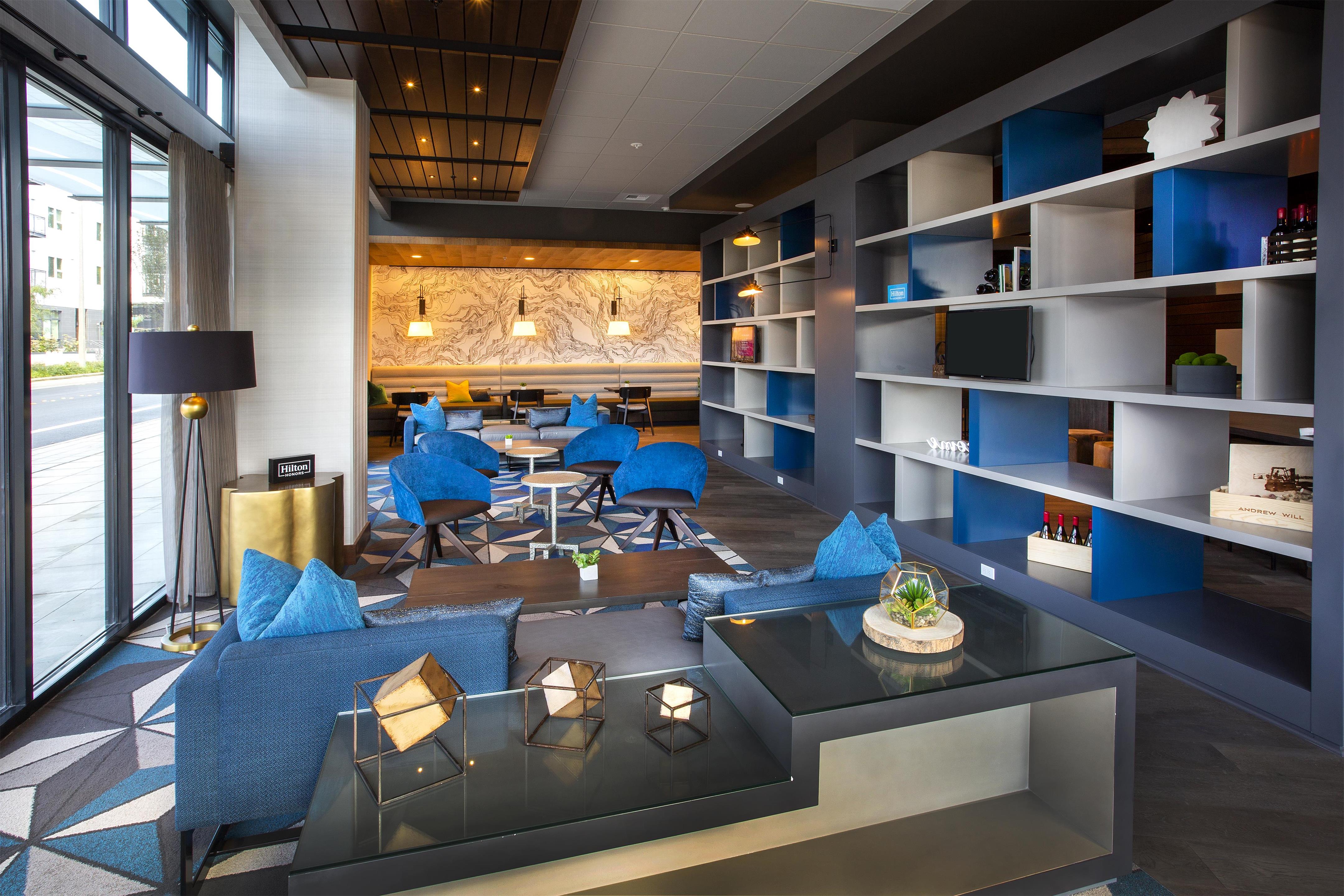 Lobby | Hilton Garden Inn Redmond Seattle