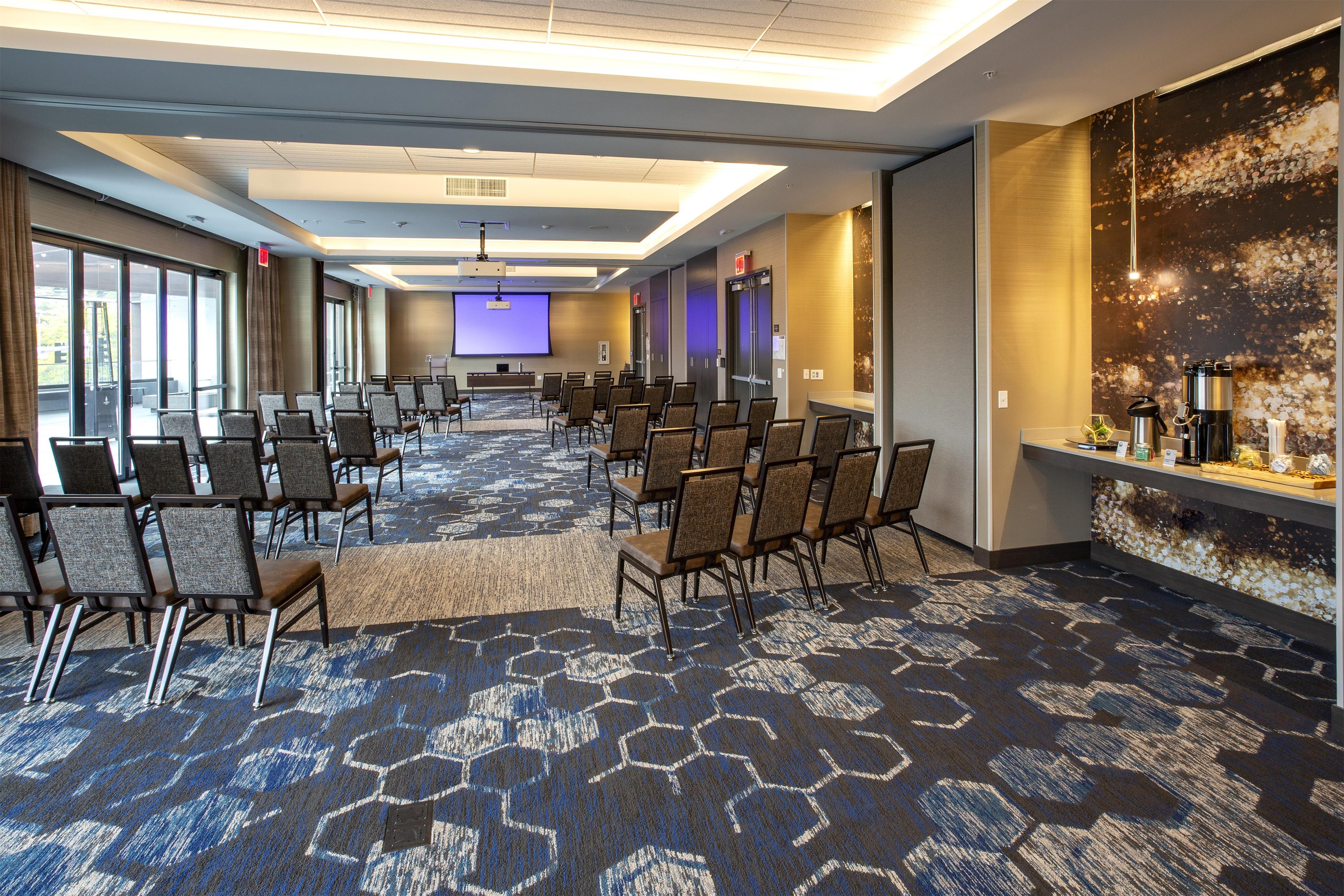 Meeting Room | Hilton Garden Inn Redmond Seattle