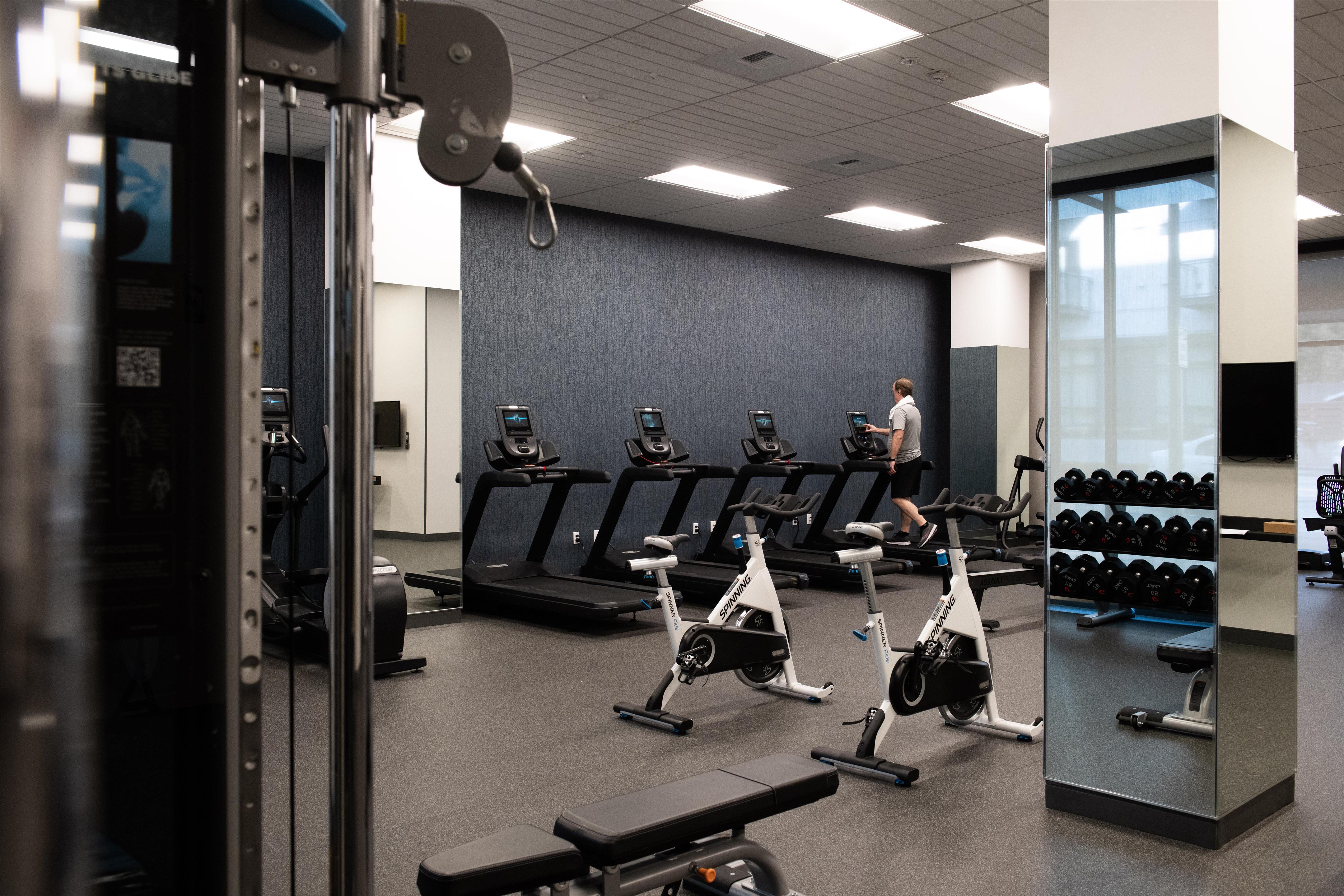 Health club fitness center gym | Hilton Garden Inn Redmond Seattle