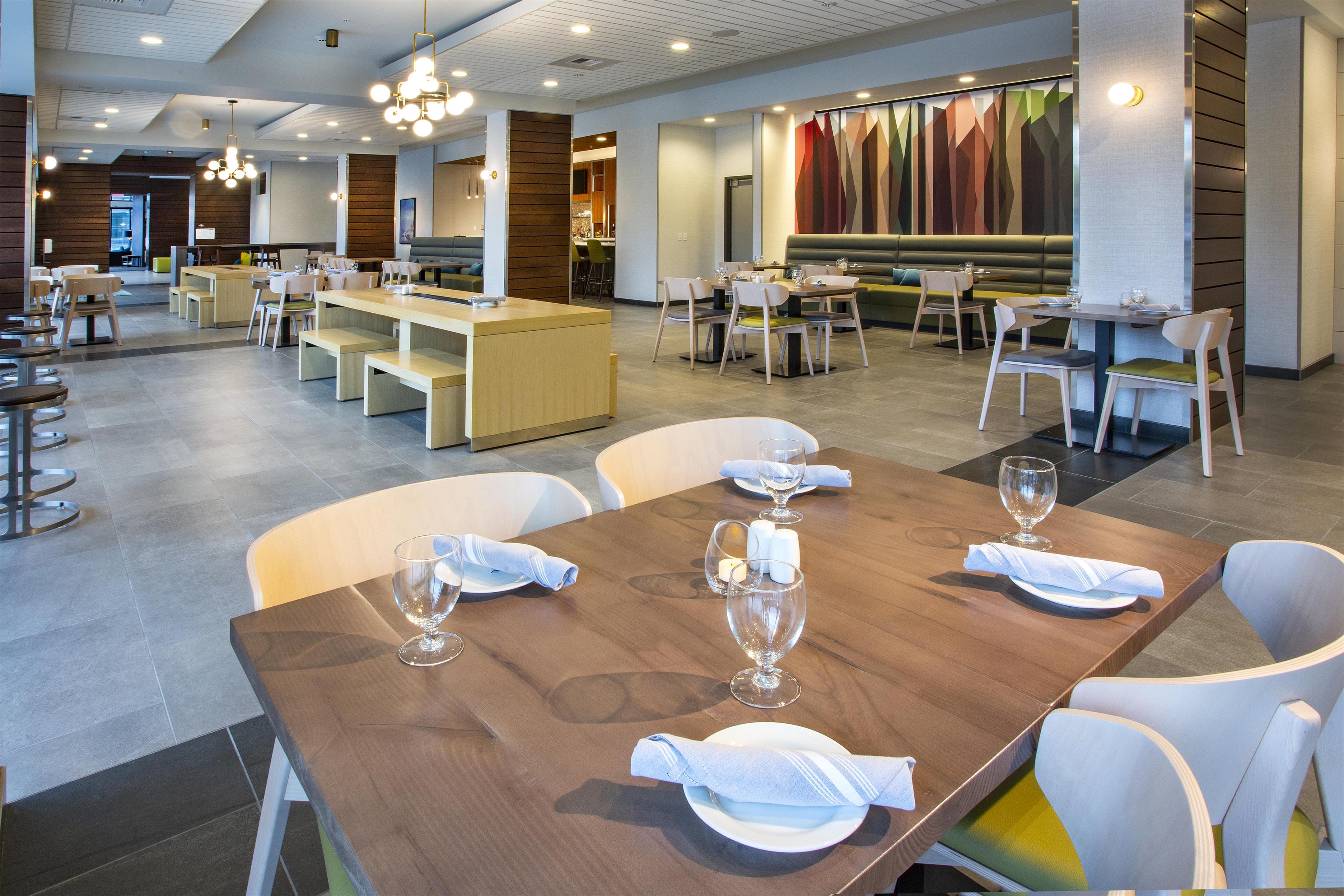 Restaurant | Hilton Garden Inn Redmond Seattle