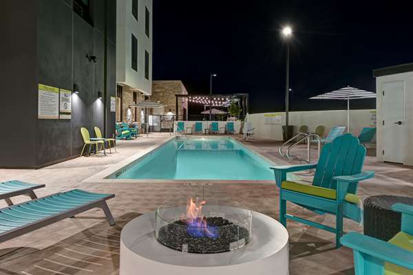 Pool - Home2 Suites by Hilton Atascadero