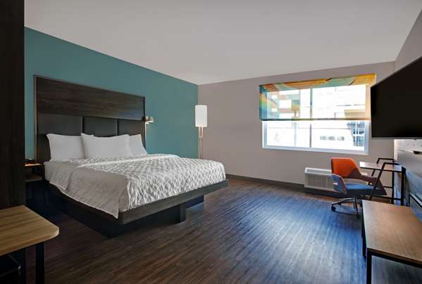  - Tru by Hilton West Knoxville - I-40 & I-75, Exit 374