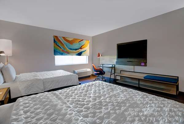  - Tru by Hilton West Knoxville - I-40 & I-75, Exit 374