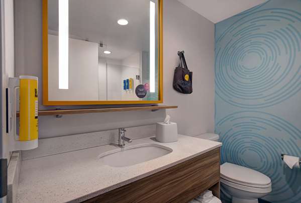  - Tru by Hilton West Knoxville - I-40 & I-75, Exit 374