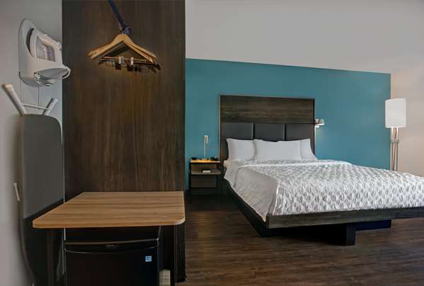  - Tru by Hilton West Knoxville - I-40 & I-75, Exit 374