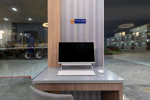 Conference Area - Days Inn University Houston