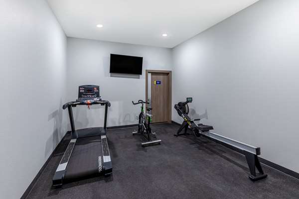 Fitness/ Exercise Room - Days Inn University Houston