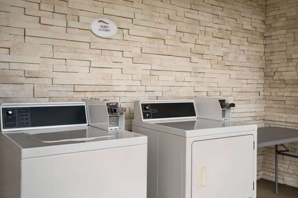 Amenities - Baymont Inn & Suites Kingwood