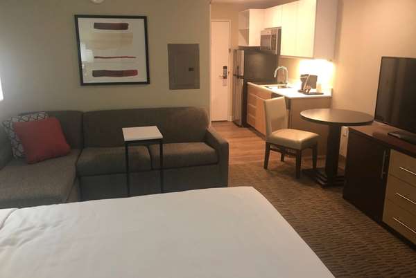  - Hawthorn Suites by Wyndham Monahans - I-20, Exit 80