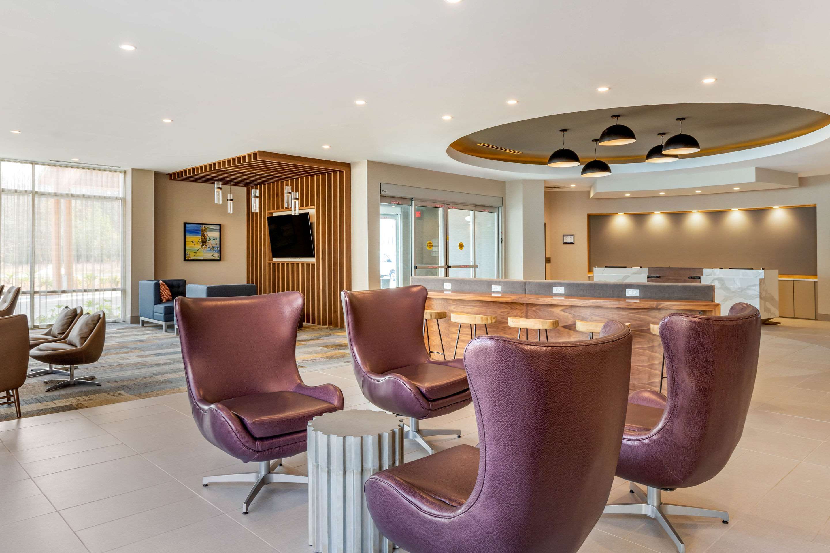 Spacious lobby | DoubleTree by Hilton Summerville Nexton