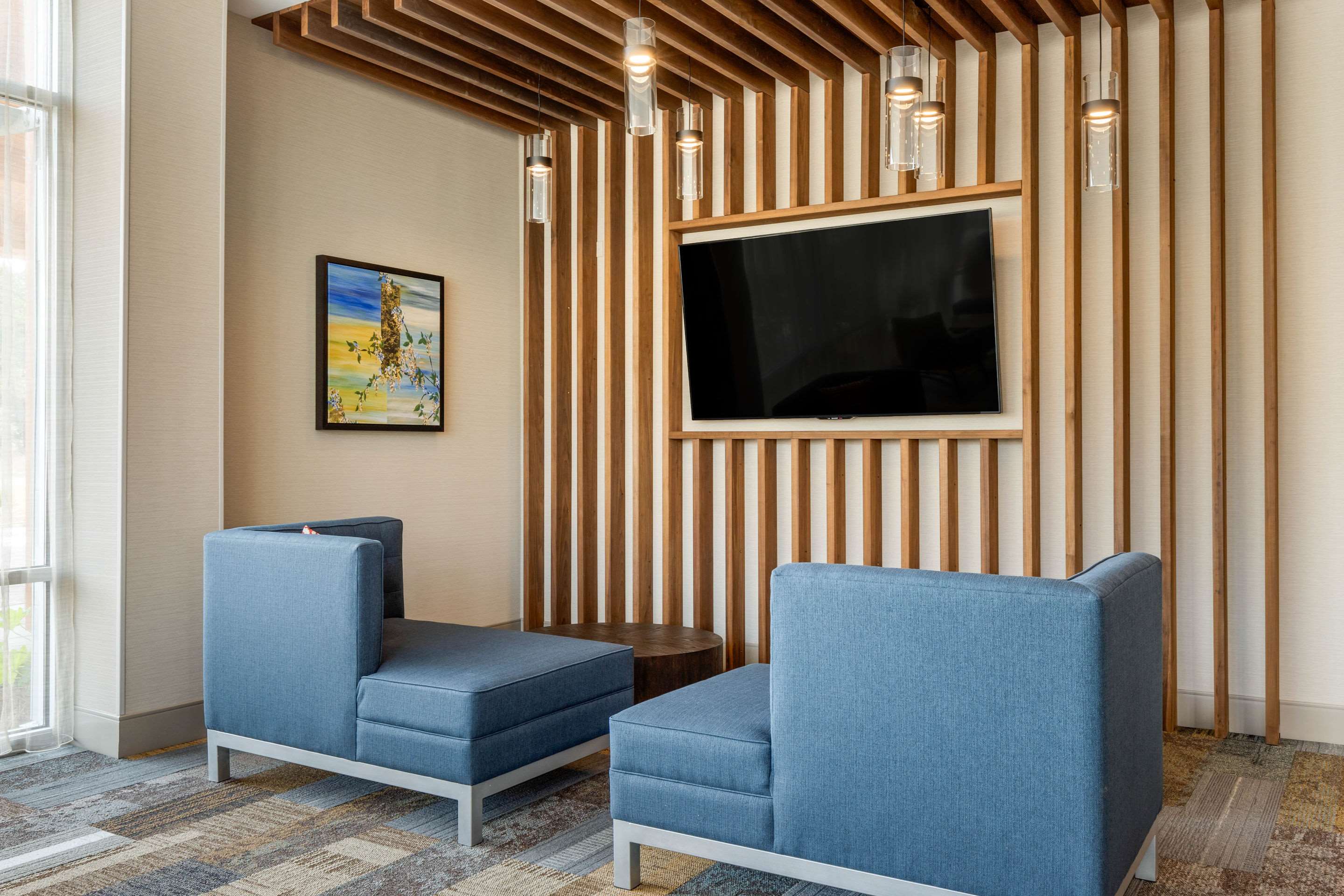 Spacious lobby | DoubleTree by Hilton Summerville Nexton