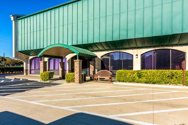 Exterior view - Rodeway Inn Central Richmond - I-64 & I-95, Exit 78
