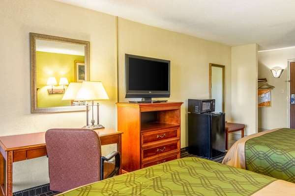  - Rodeway Inn Central Richmond - I-64 & I-95, Exit 78