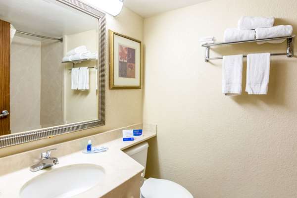  - Rodeway Inn Central Richmond - I-64 & I-95, Exit 78