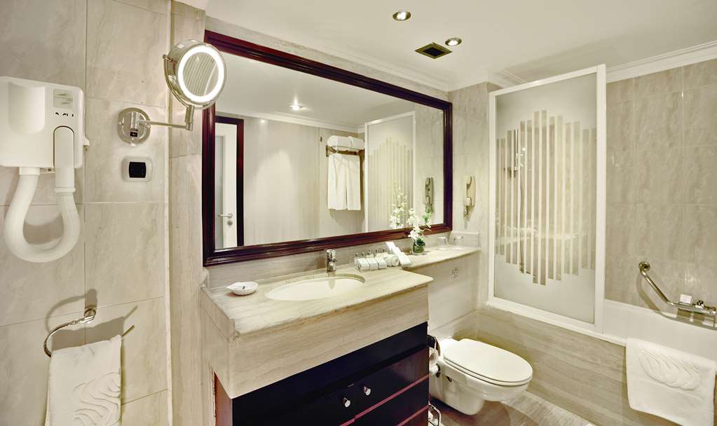 Sonesta Hotel, Tower and Casino - Cairo-guestroom-Guest Room,Bathroom,On-Site.jpg