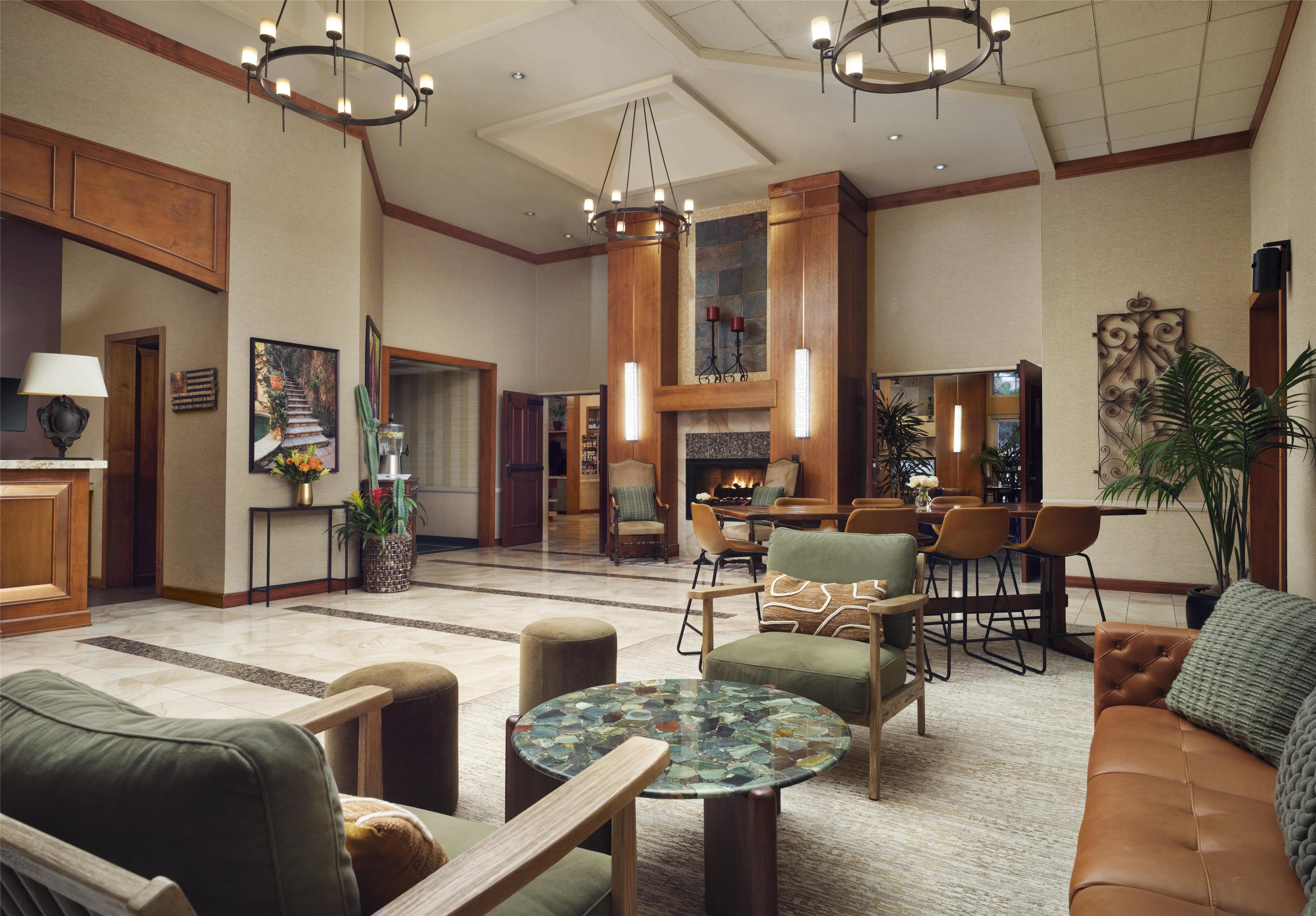 Lobby | Sonesta Suites Scottsdale Gainey Ranch