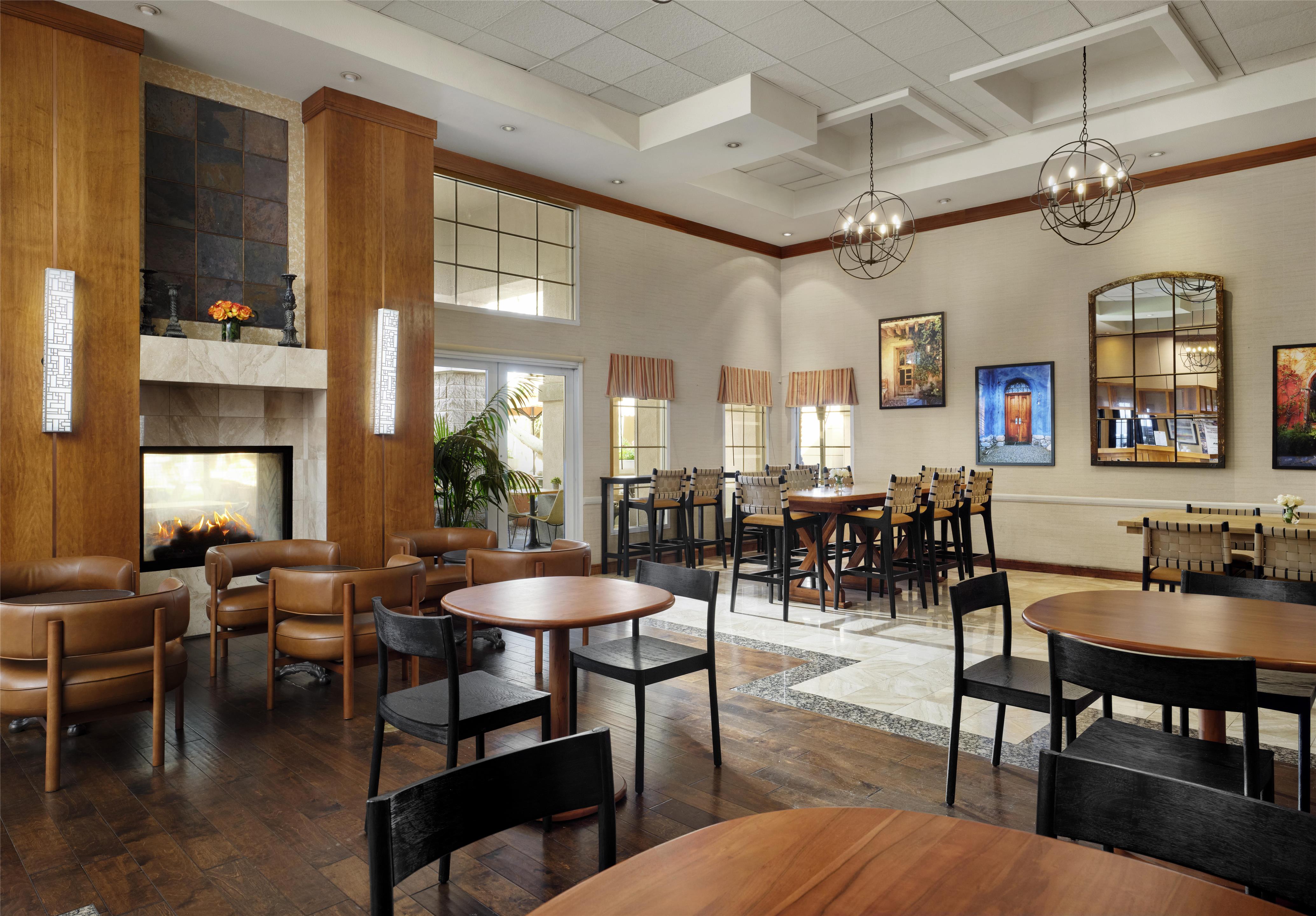 Hearth Room | Sonesta Suites Scottsdale Gainey Ranch