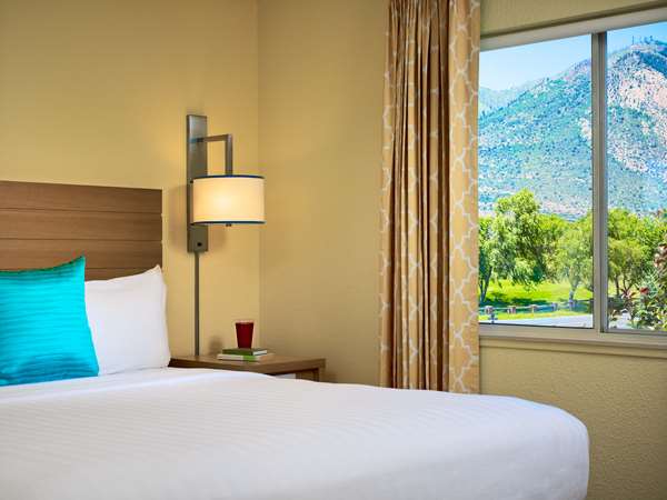 Suite - Sonesta ES Suites Dublin