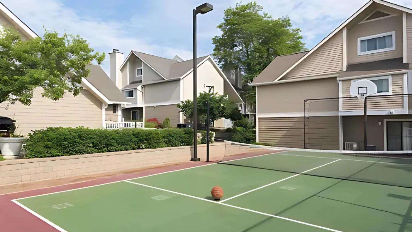 SES CincinnatiSharonvilleWest SportsCourt | Sonesta ES Suites Cincinnati - Sharonville West
