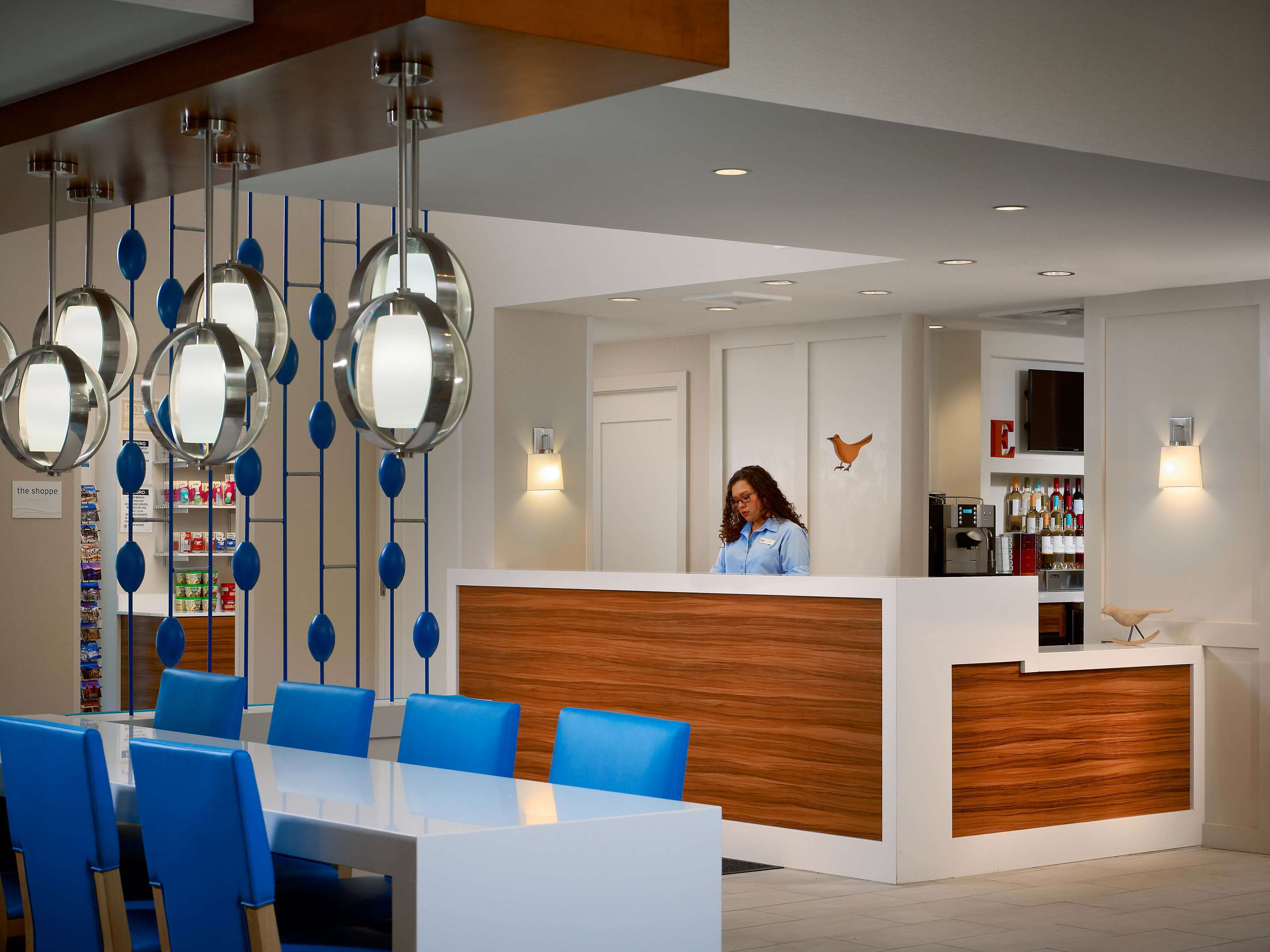 Front Desk | Sonesta ES Suites Flagstaff