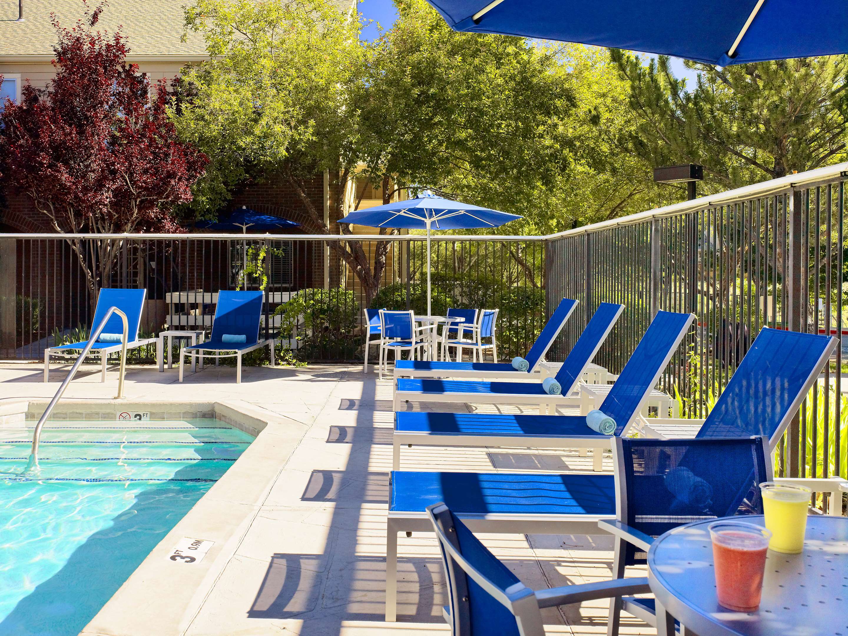 The Dip - Lounge Chairs | Sonesta ES Suites Flagstaff