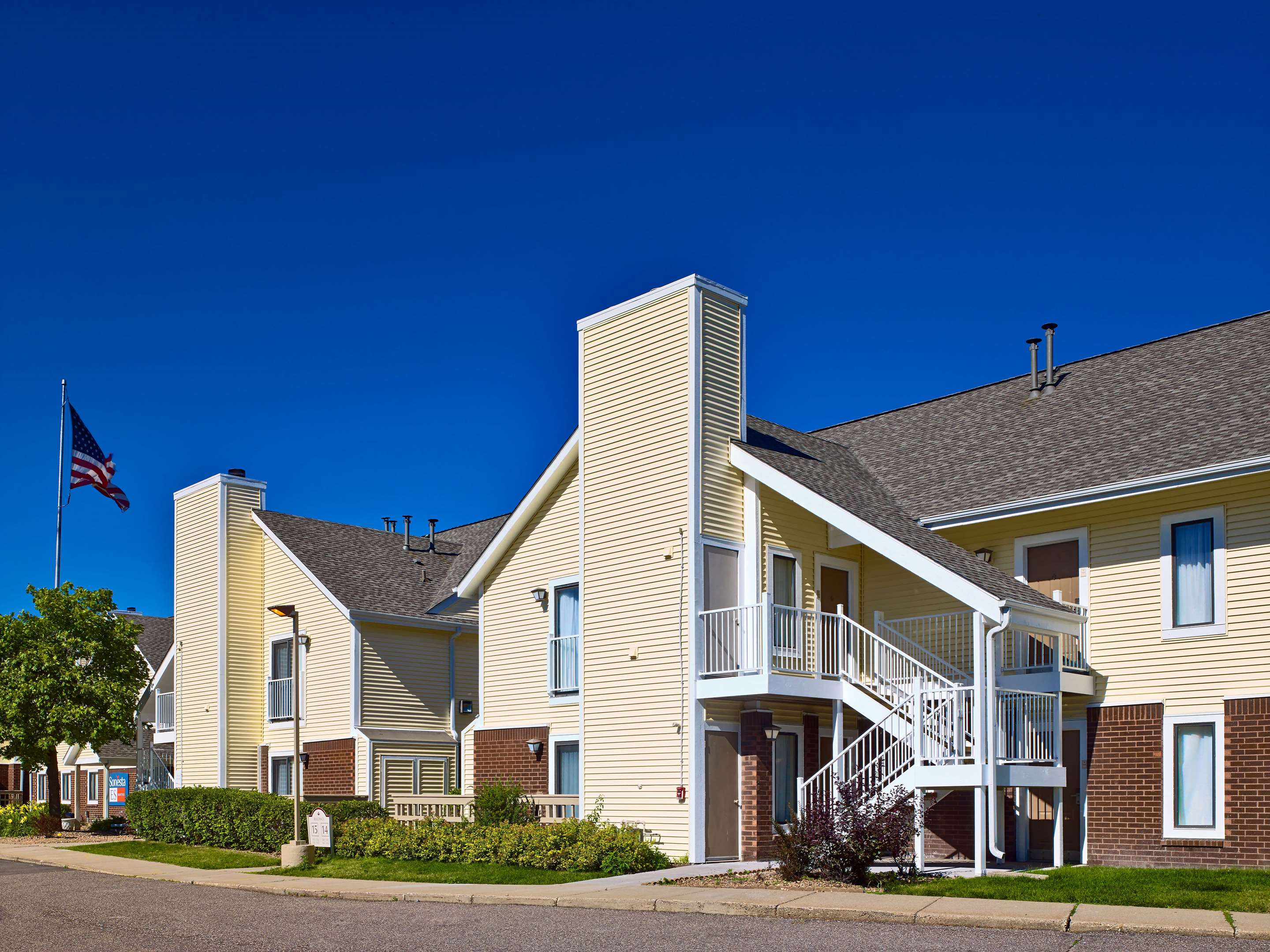 SES Tucson Exterior Entrance | Sonesta ES Suites Tucson