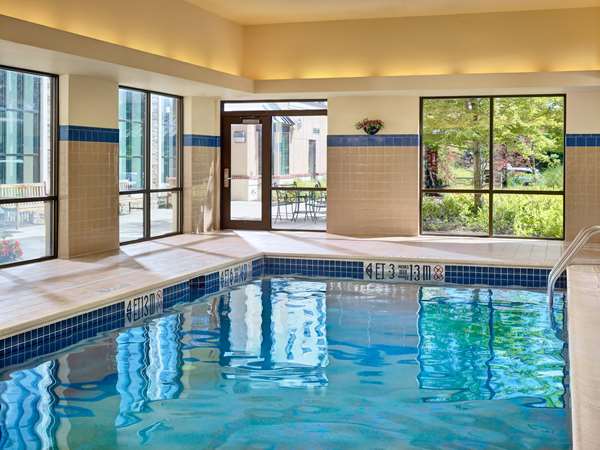 Pool - Sonesta ES Suites Williston