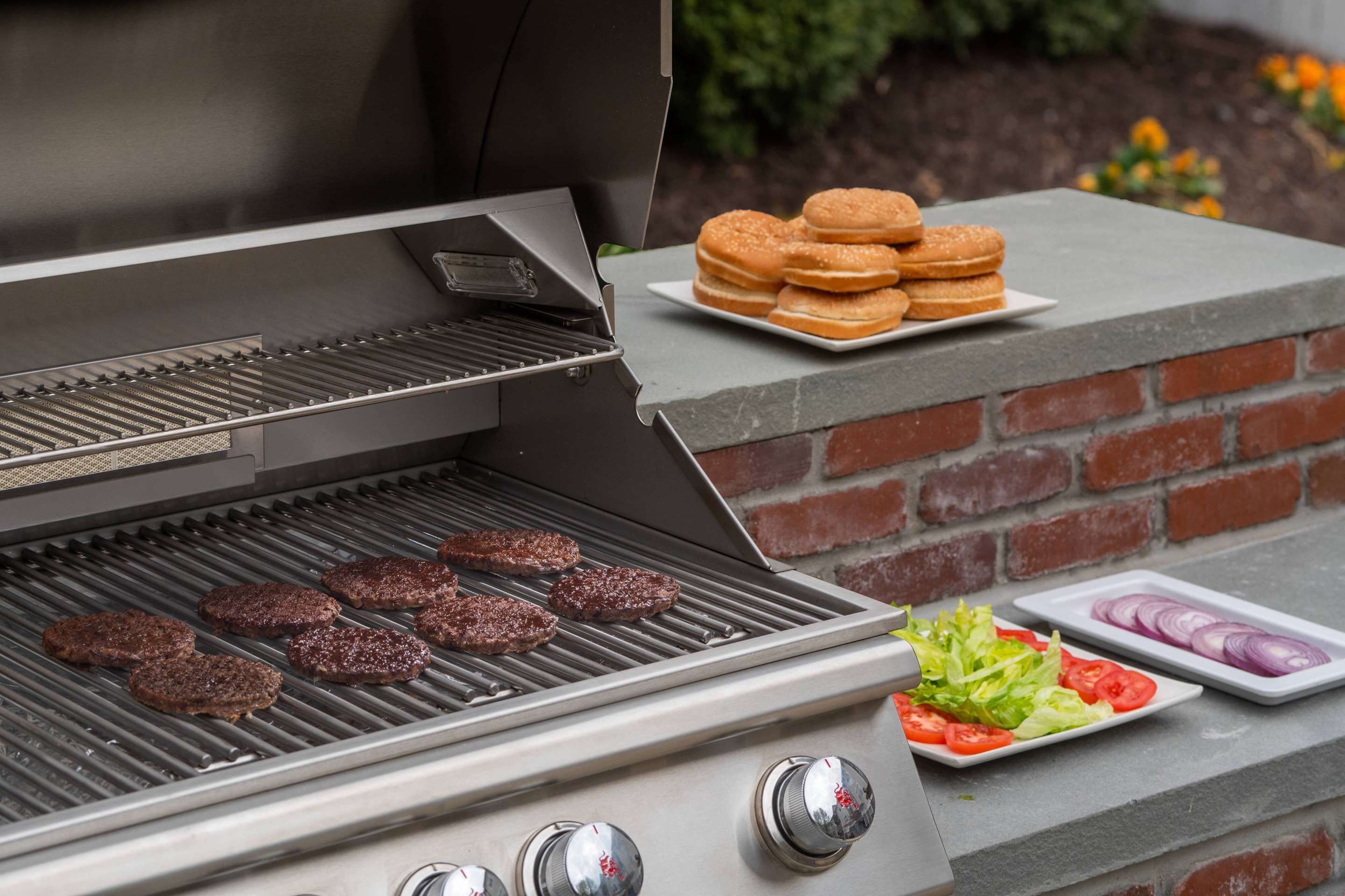 Outdoor BBQ Picnic Area | Sonesta ES Suites Burlington VT