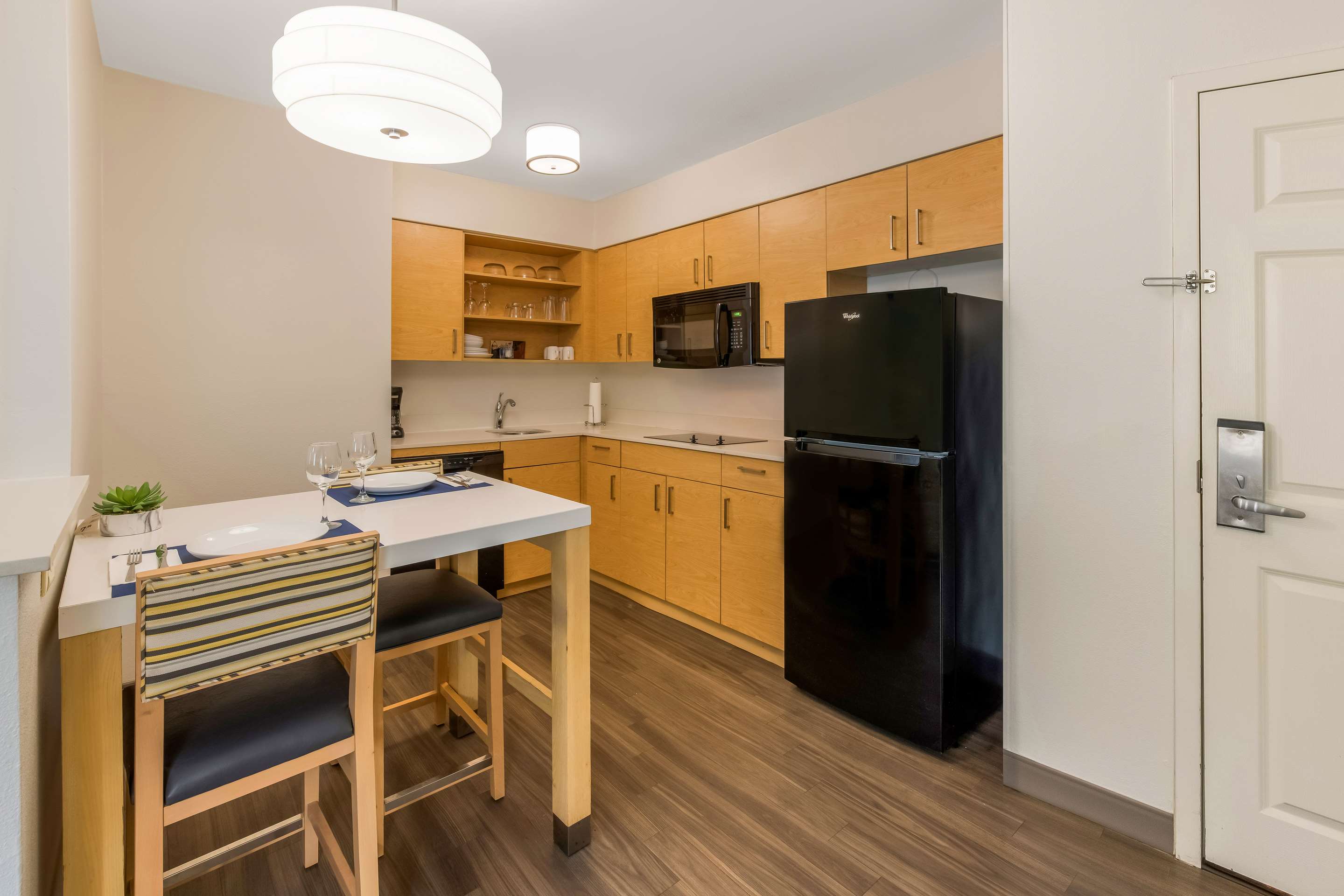 Guest Room - One Bedroom Suite 2 Queens Kitchen | Sonesta ES Suites Charlotte Arrowood