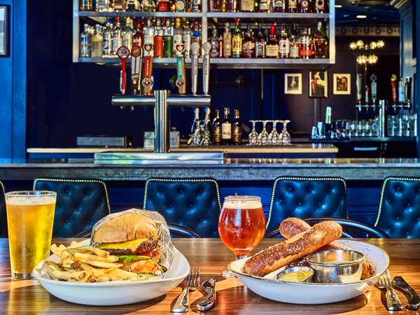 Bar - Chase Park Plaza Hotel St Louis