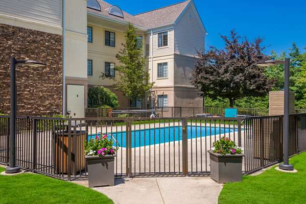 Pool - Sonesta ES Suites Andover