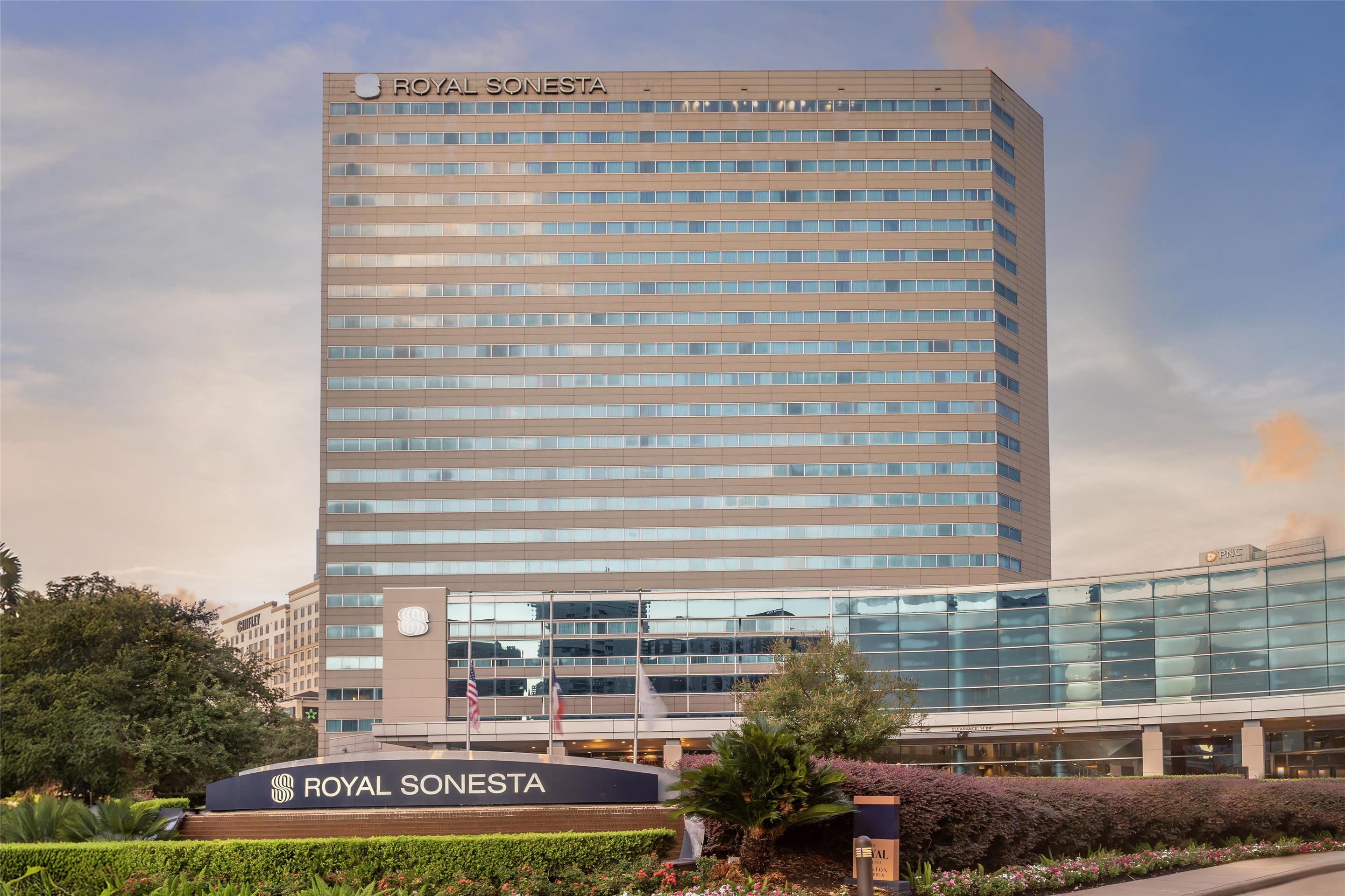 royal sonesta houston twilight exterior