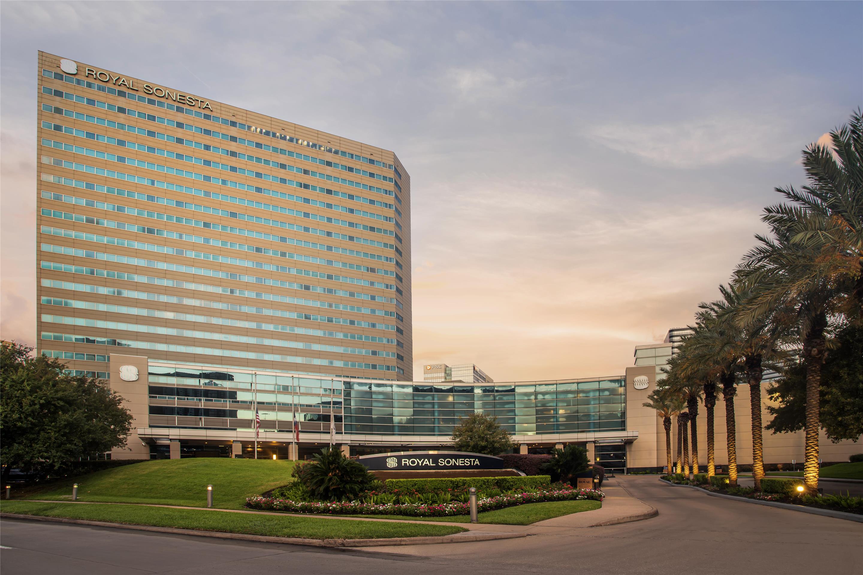 royal sonesta houston twilight exterior