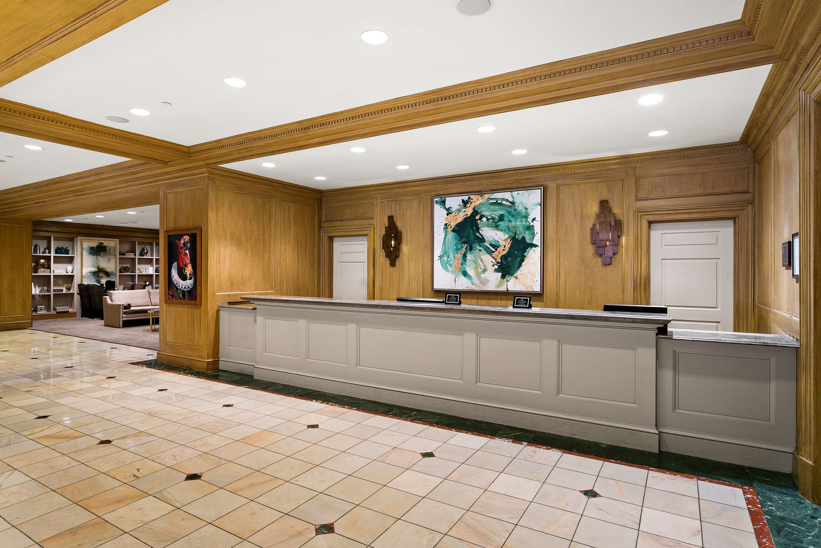 Lobby Front Desk | The Royal Sonesta Harbor Court Baltimore