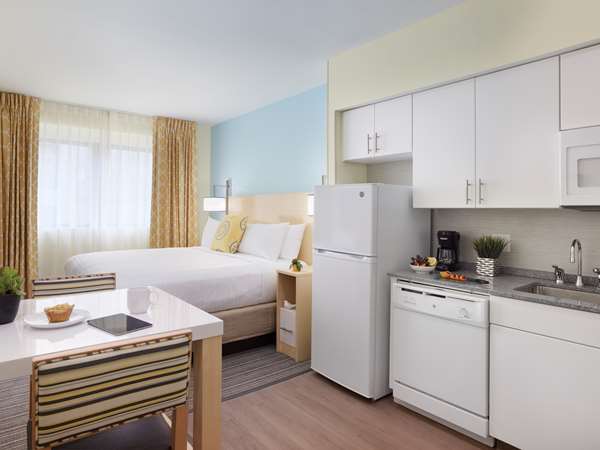  - Sonesta ES Suites Downtown New Orleans