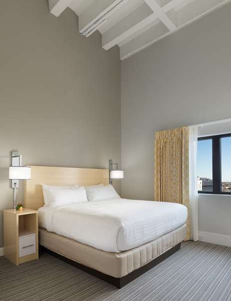 Suite - Sonesta ES Suites Downtown New Orleans