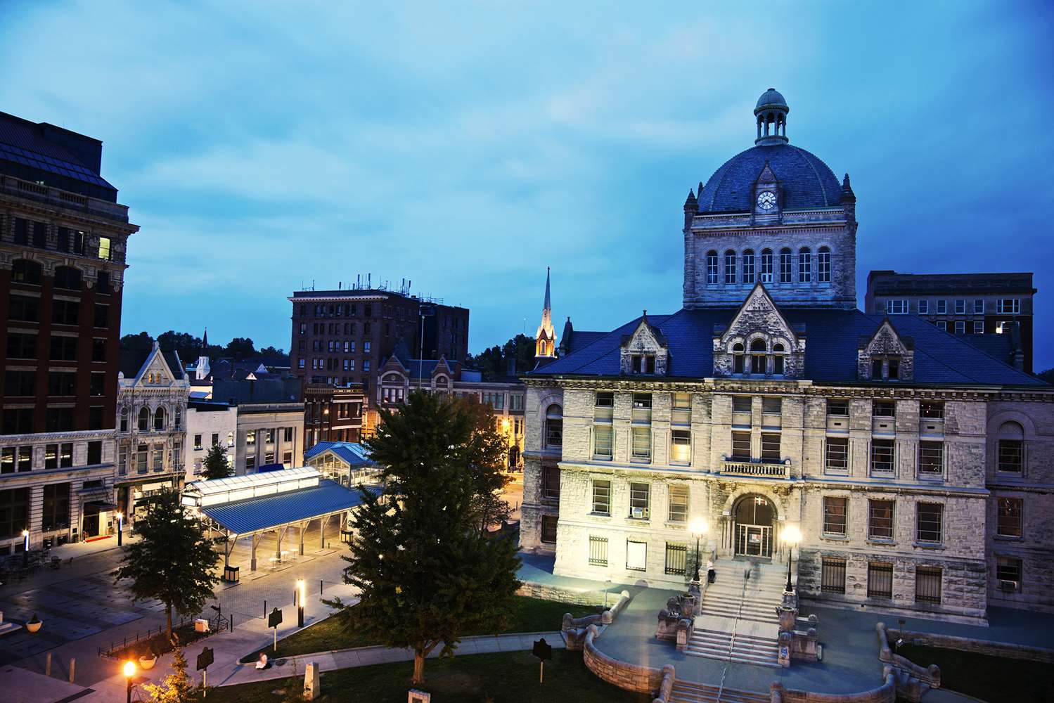 Guesthouse Inn & Suites Lexington, KY See Discounts