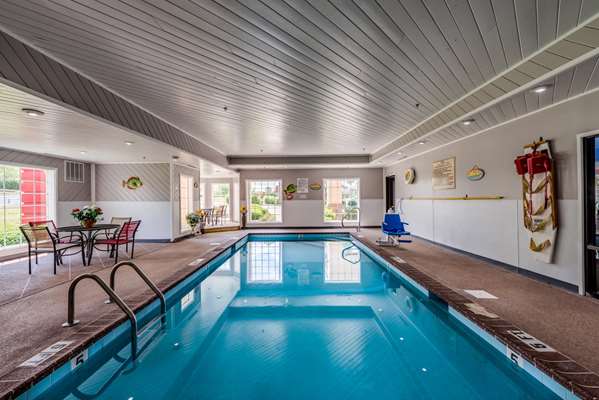 Pool - Guesthouse Inn & Suites Lexington - I-75, Exit 110