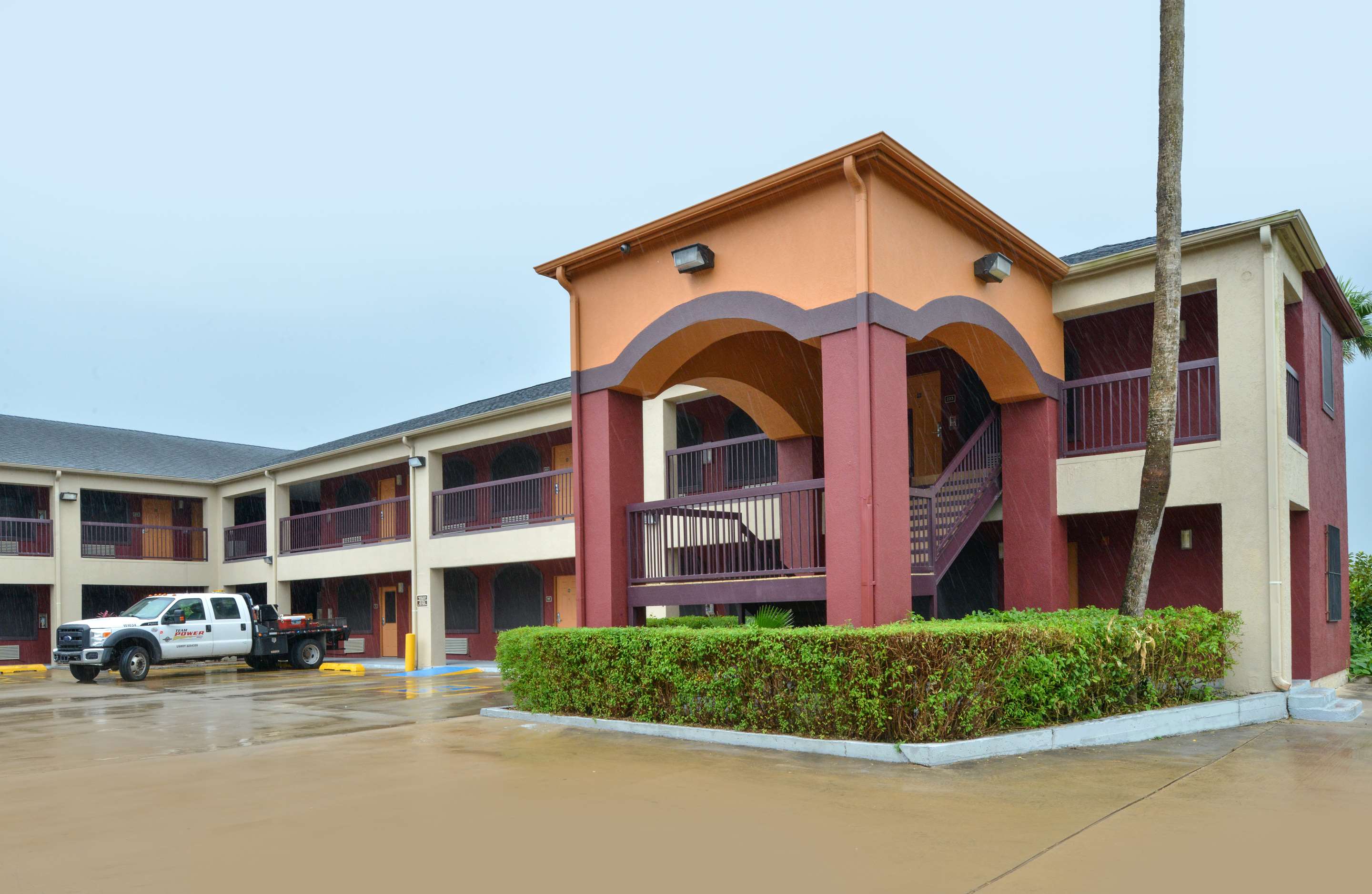 BackExterior | Americas Best Value Inn & Suites San Benito