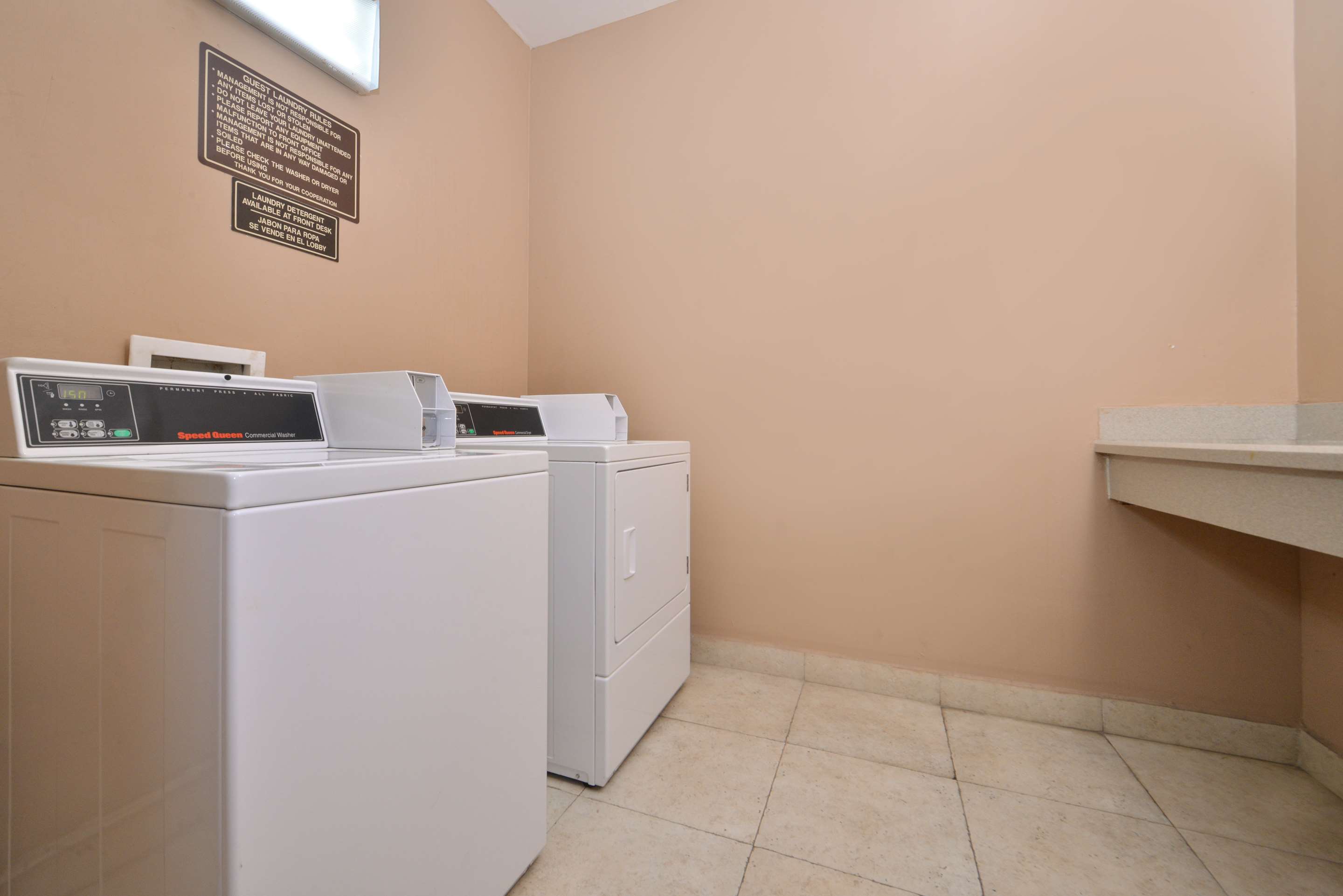 LaundryFacility | Americas Best Value Inn & Suites San Benito
