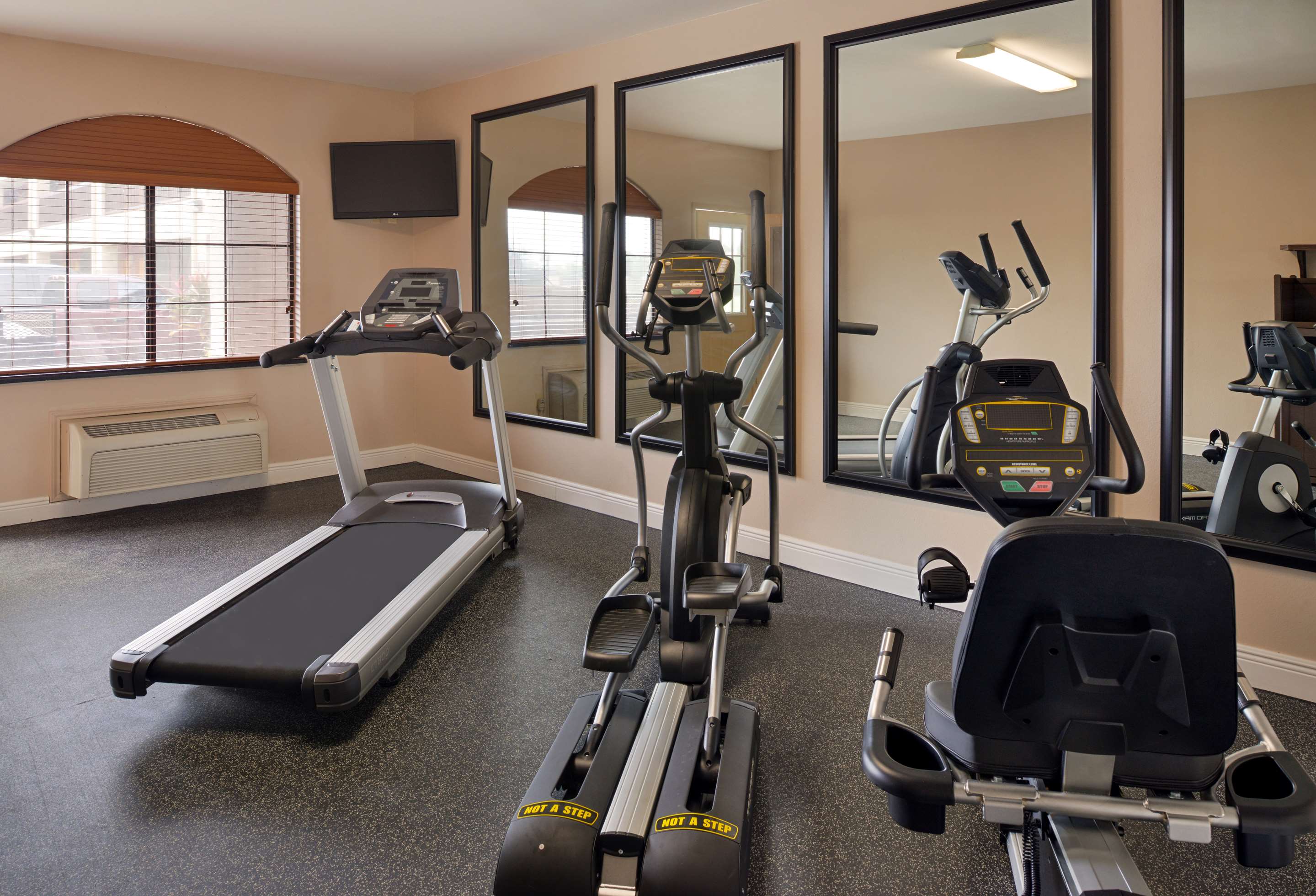 FitnessCenter | Americas Best Value Inn & Suites San Benito