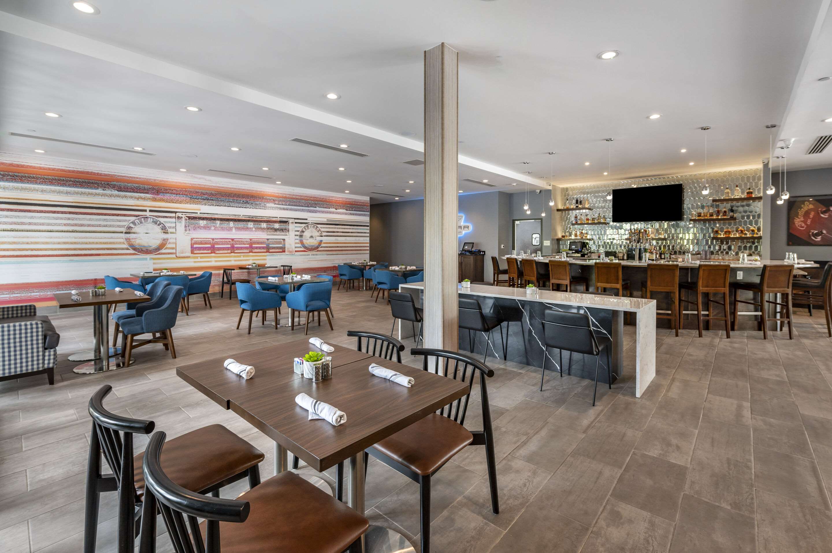 On-site restaurant | Cambria Hotel Nashville Airport