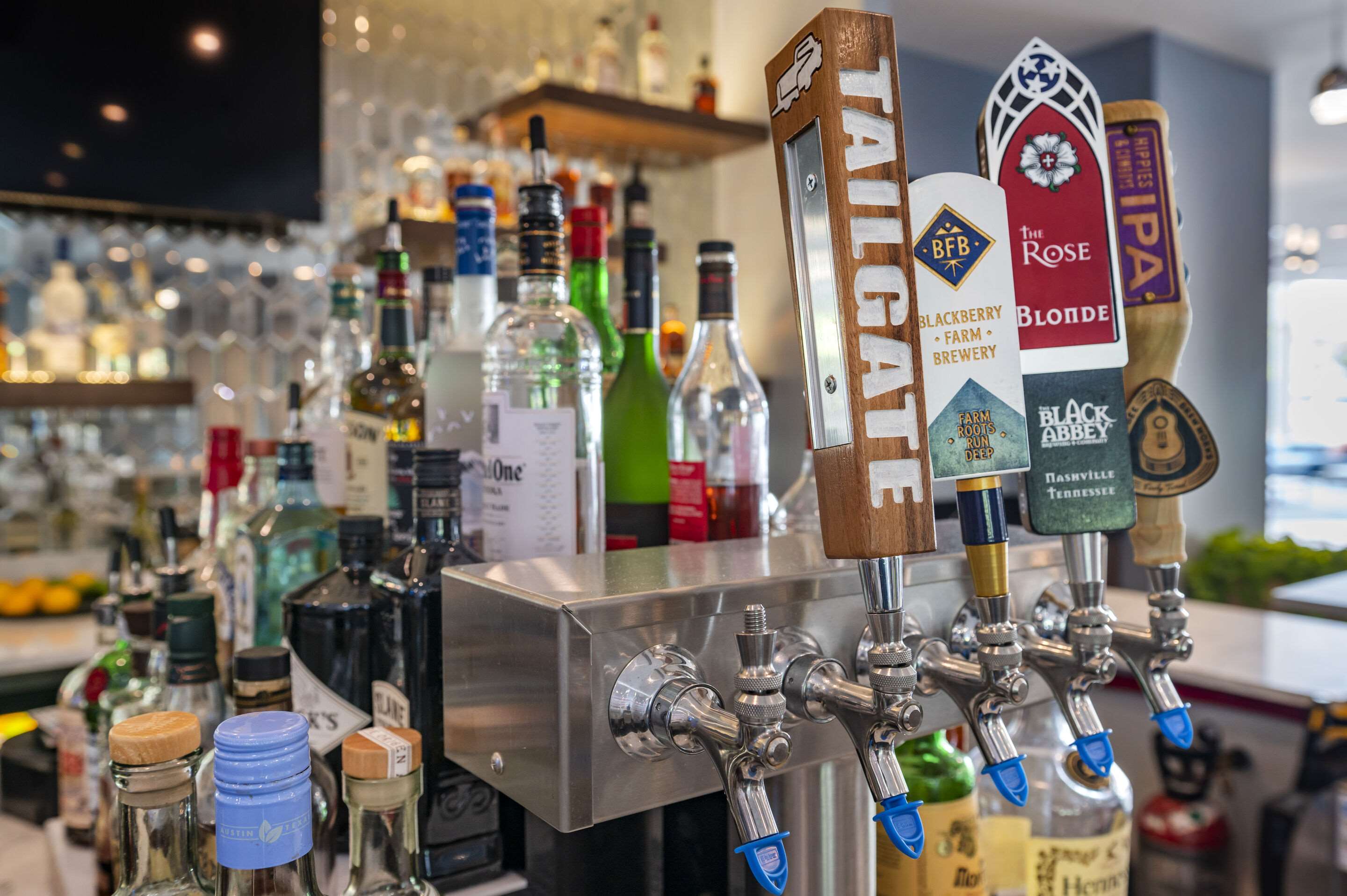 Hotel bar | Cambria Hotel Nashville Airport