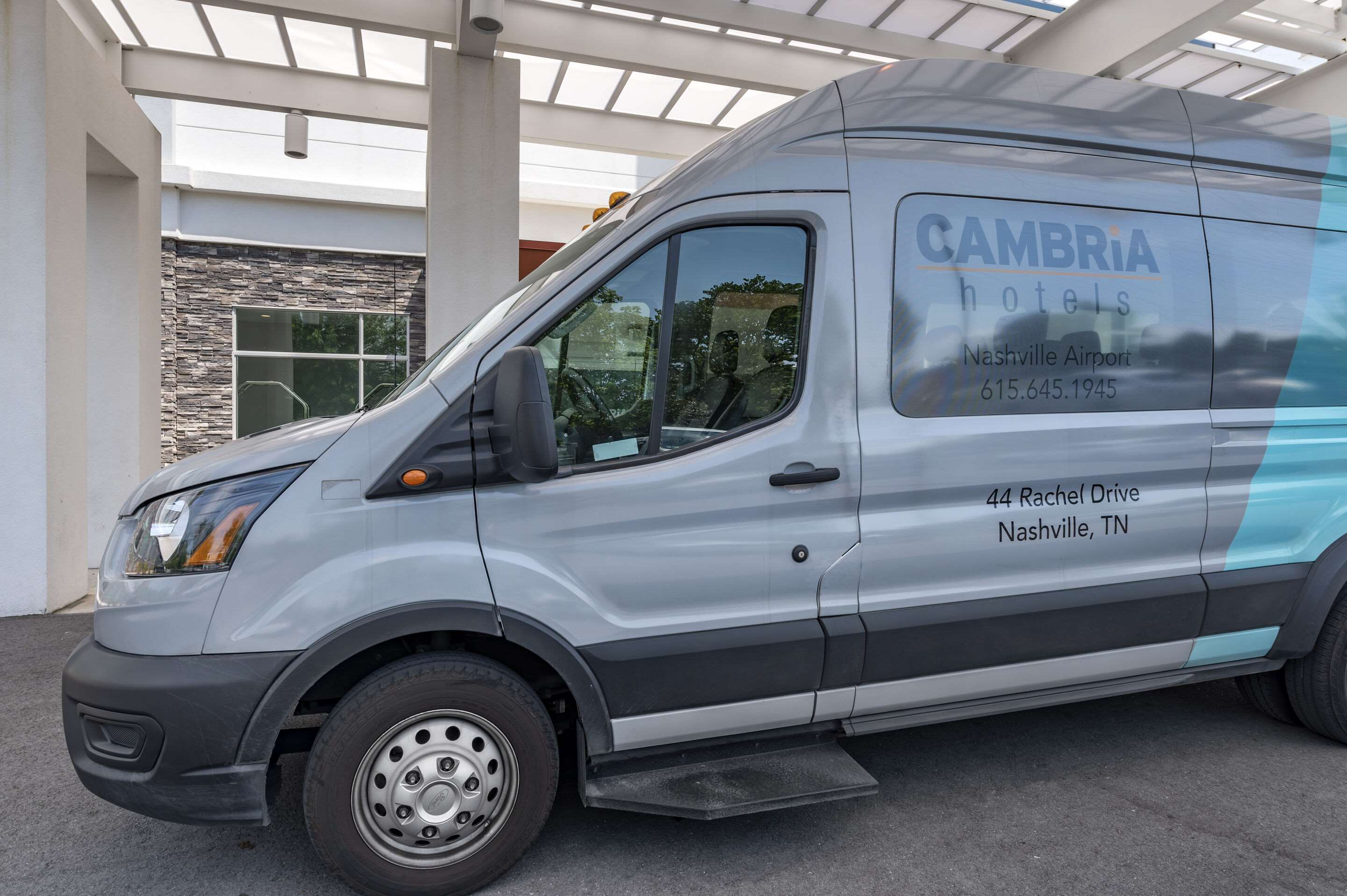 Hotel shuttle | Cambria Hotel Nashville Airport