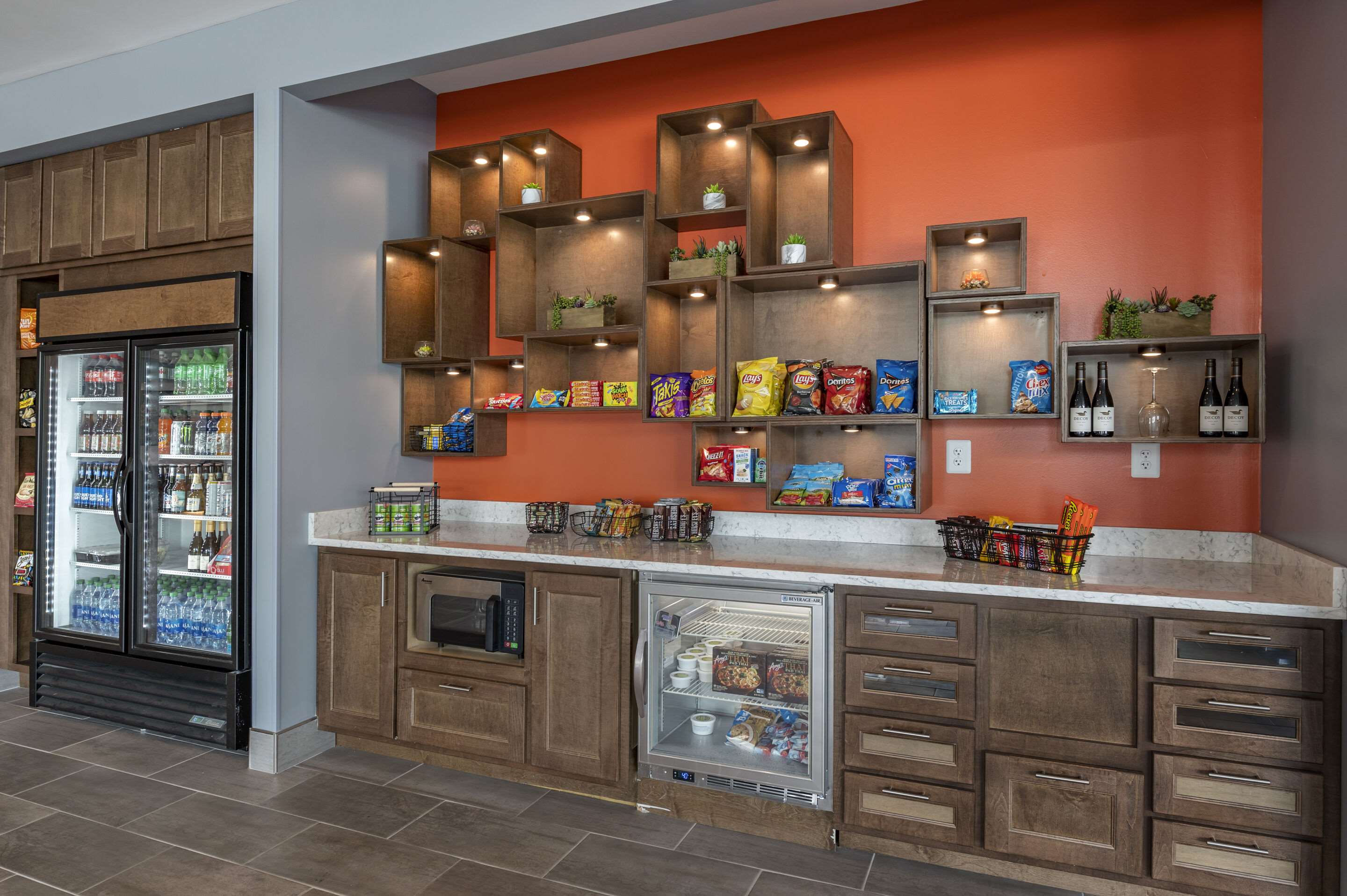 Hotel marketplace | Cambria Hotel Nashville Airport