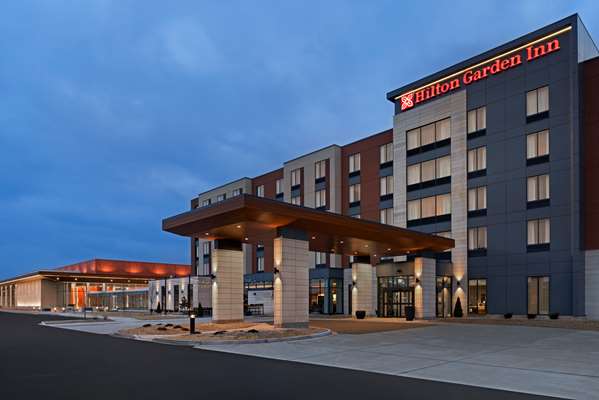 Exterior view - Hilton Garden Inn & Conference Center Brookfield - I-94, Exit 301