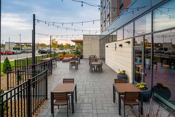 Exterior view - Hilton Garden Inn & Conference Center Brookfield - I-94, Exit 301