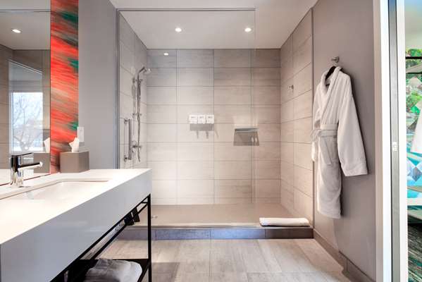  - Canvas Hotel Moncton