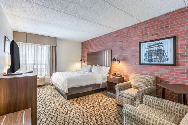  - Burrstone Inn New Hartford